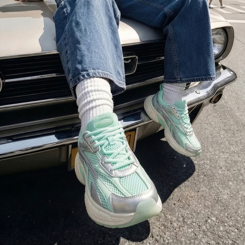 Retro Sneaker 2.0