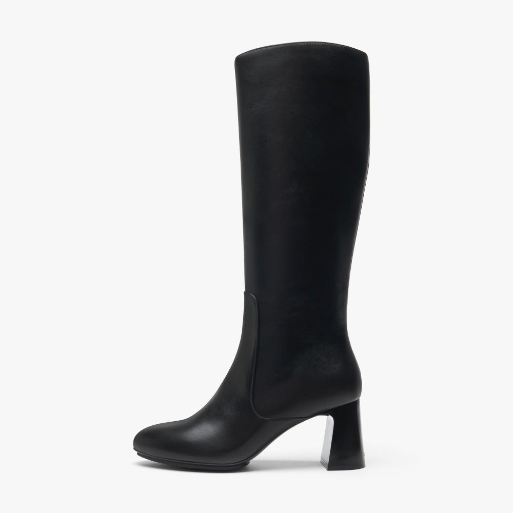 Snatched but Comfy Boot in Shiny Black